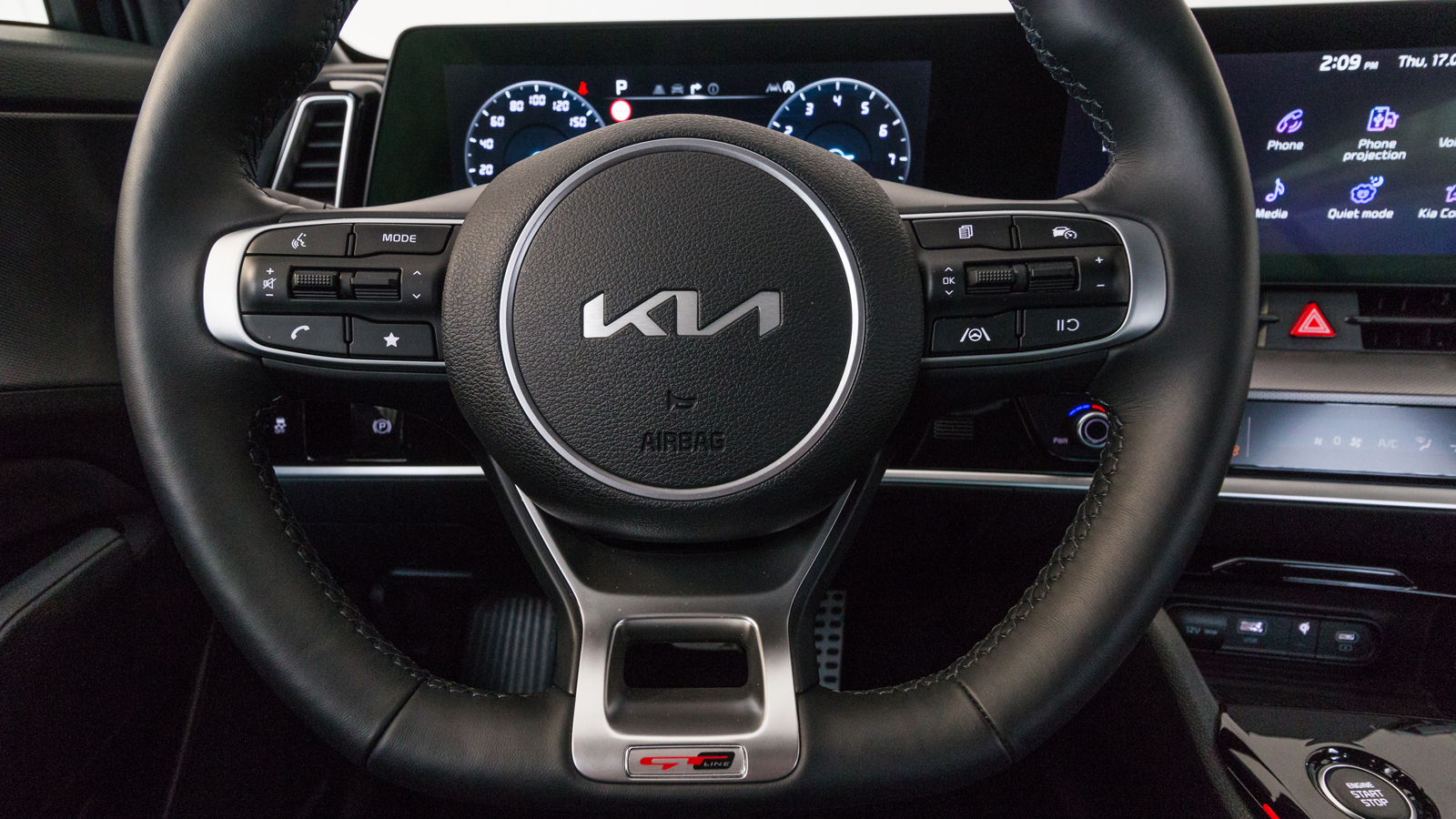 Η έκδοση GT Line είναι η πιο πλούσια, με τα αμορτισέρ να είναι ηλεκτρικά ελεγχόμενα